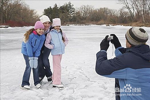 小孩子怎么学溜冰