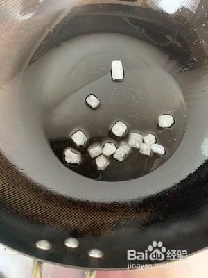 如何做好吃的酱肘子？