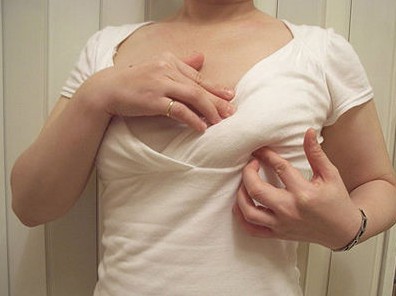 教你乳房坚挺饱满按摩手法