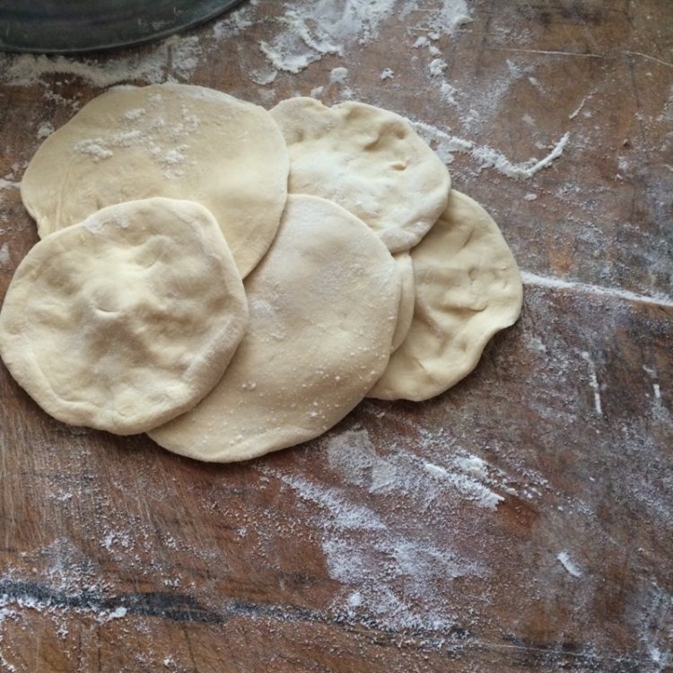 韮菜鸡蛋木耳包子的做法