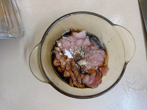 瘦肉豆芽炒河粉