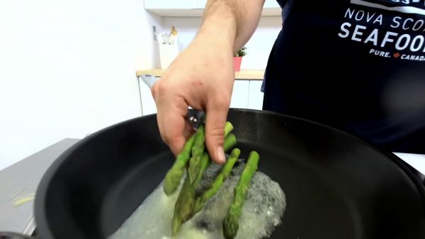 黄油煮加拿大大比目鱼