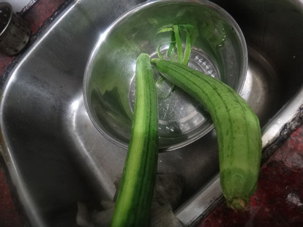 教你做蒜香丝瓜，喜欢吃的赶紧学起来