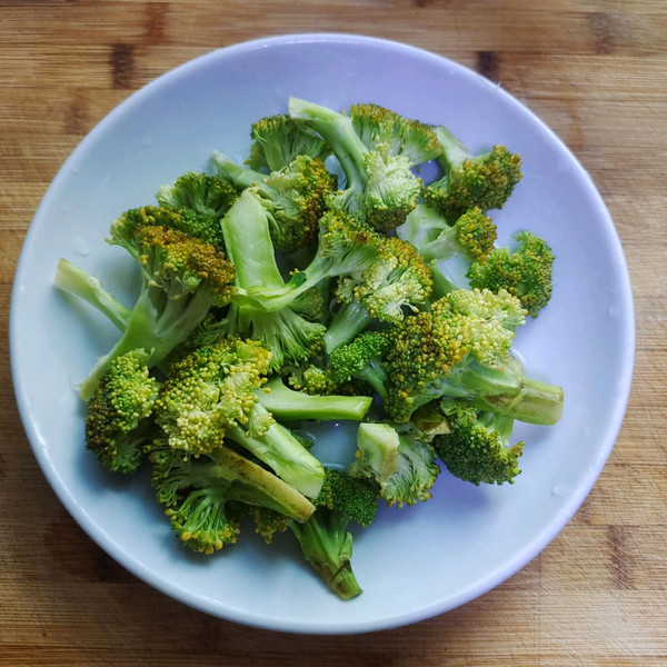 蚝油西兰花鹌鹑蛋