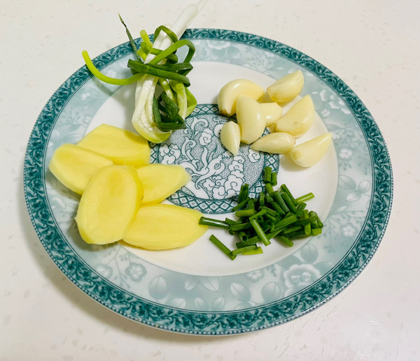 红烧鱼头豆腐汤