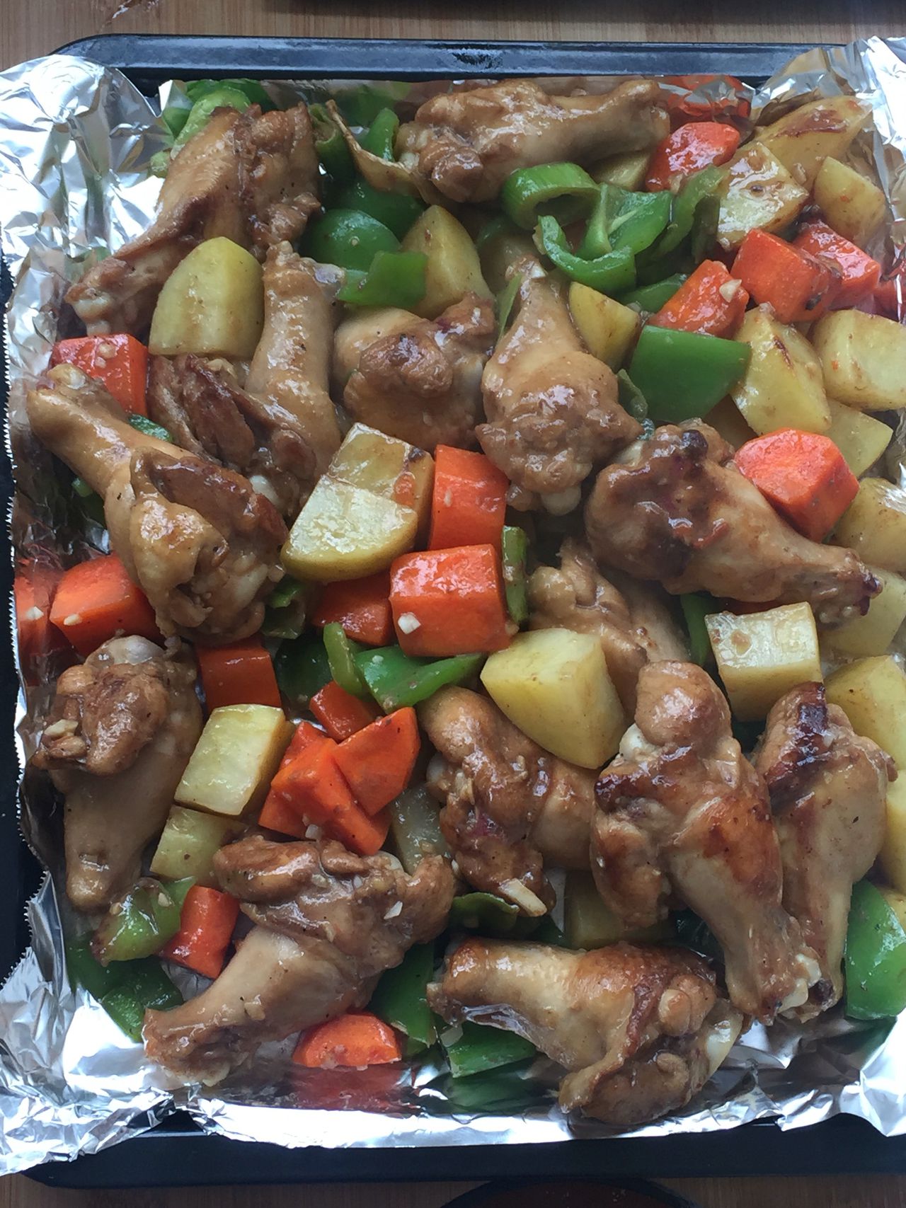 爱吃肉的你一定喜欢的烤鸡翅、蔬菜!