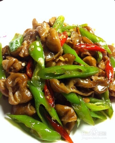 农家小菜尖椒肥肠