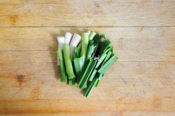 回锅牛肉炒青椒蒜苗