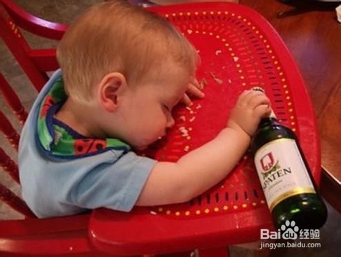 酒精中毒有拿些反应