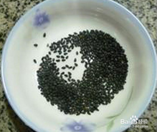 荠菜肉馅煎饺做法