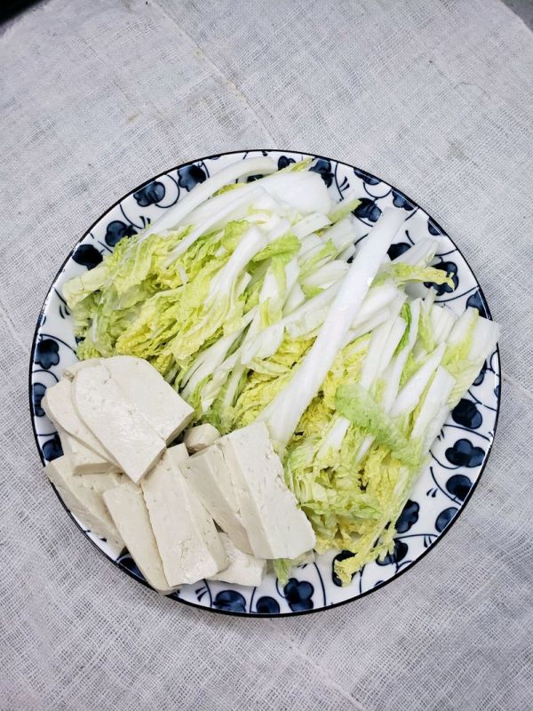 白菜豆腐粉丝鸭架汤