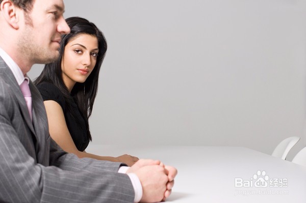 在职场打拼，如何提高自己的魅力？