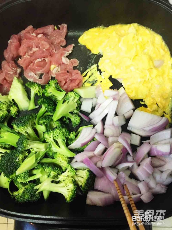 西兰花肉丝鸡蛋面