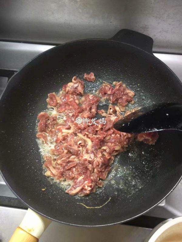 芥兰酸菜牛肉饭