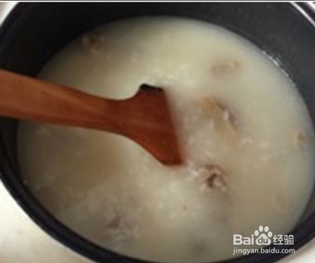 用电饭煲煮粥