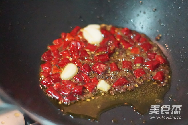 腊肉煸土豆的做法