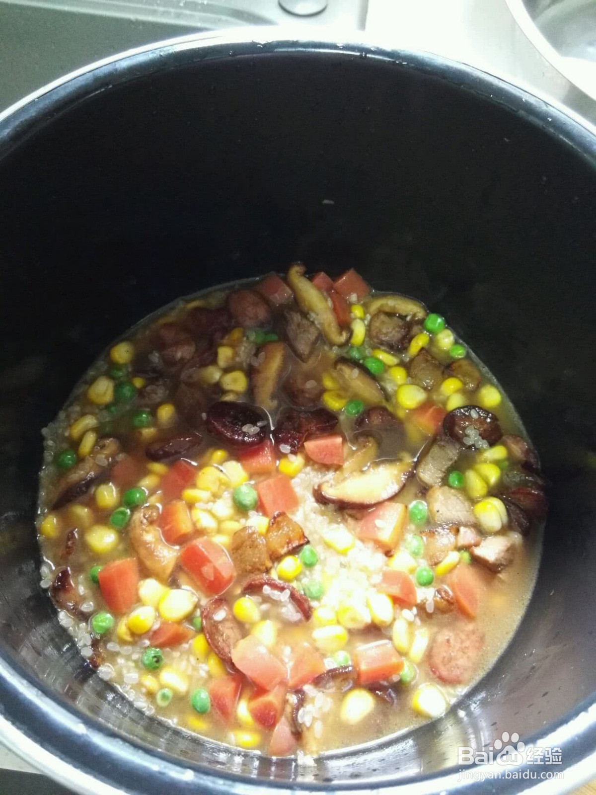 香肠熏肉什锦饭的做法