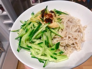 凉拌黄瓜金针菇