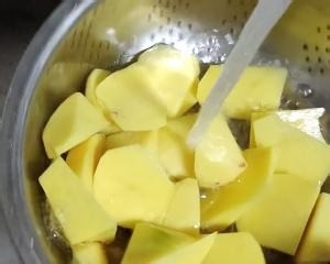 健康养生佳品家常土豆烧排骨