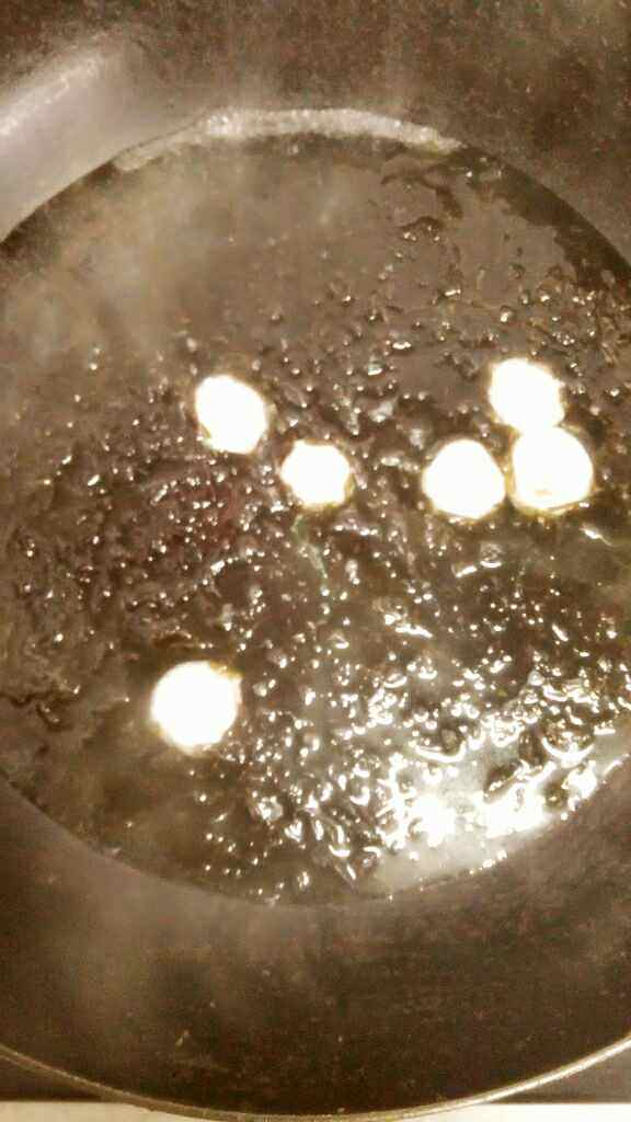 给孩子做丸子紫菜蛋汤，孩子会爱上这道菜的！