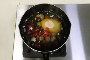 冷冷的冬天就要喝私藏菜桂圆烧蛋 补血养颜