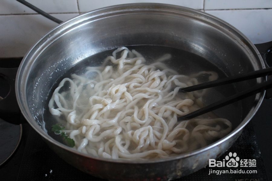 怎么做荠菜北极虾手工拉面