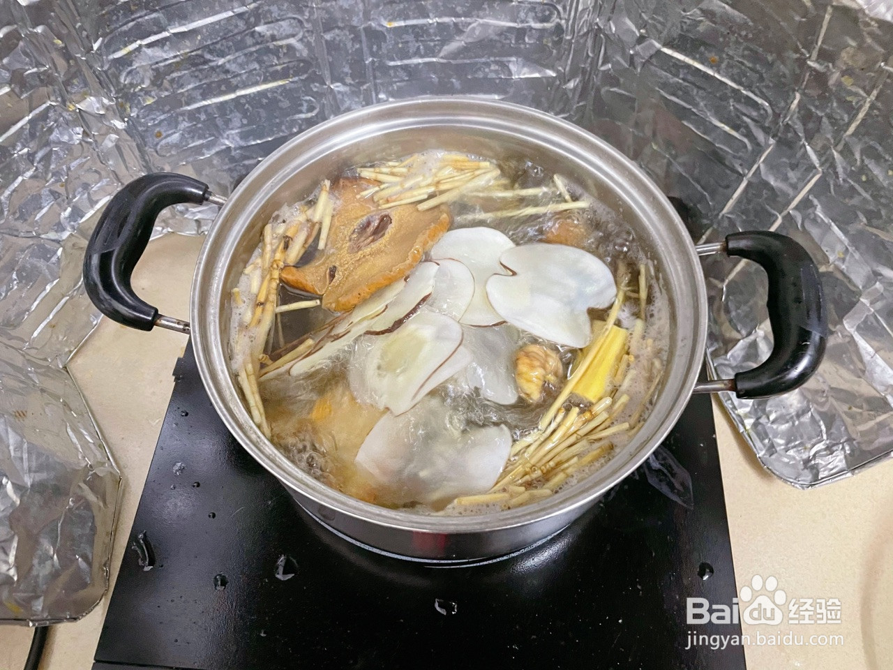 茅根竹蔗海底椰雪梨膏的做法