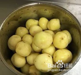 家庭小菜排骨炖土豆