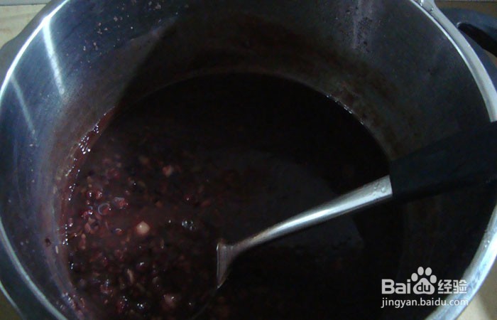 如何教孩子学会做莲子红豆粥