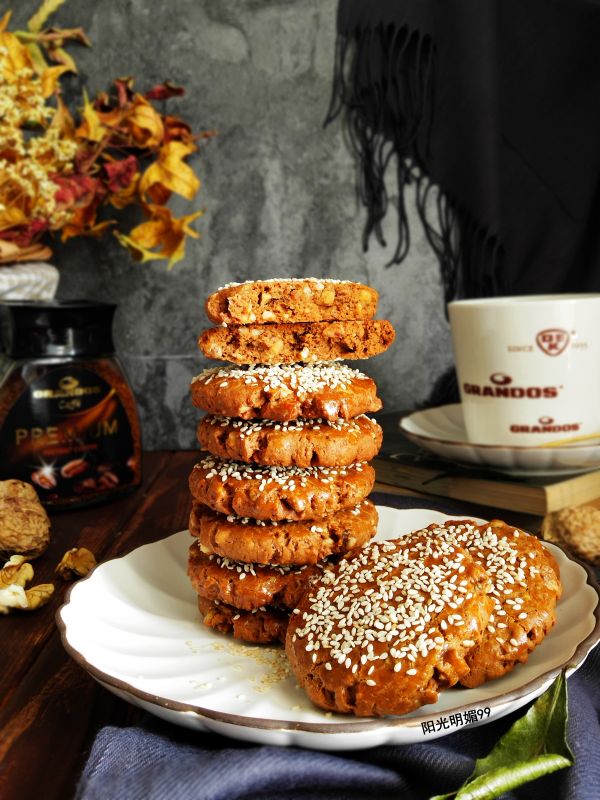 #《风味人间》美食复刻大挑战#咖啡核桃酥