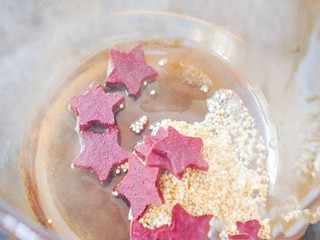 奶香紫薯藜麦羹怎么做？