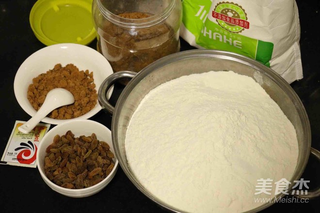 葡萄干红糖馒头