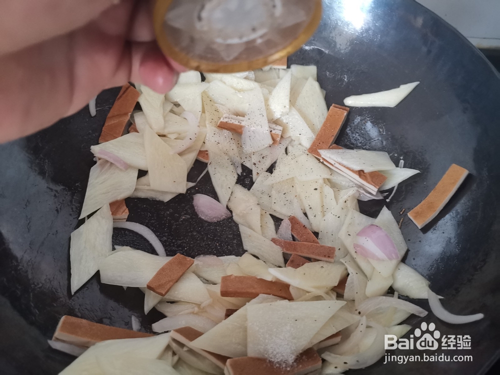 火腿肠炒茭白片