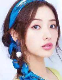 怎样用山茶花油打造清透桃花妆？