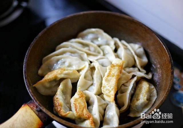 家庭自制荠菜饺子