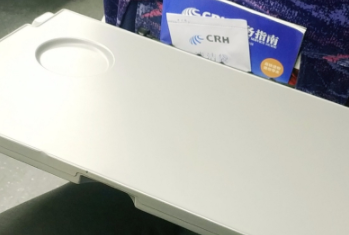 动车的桌子怎么放下来