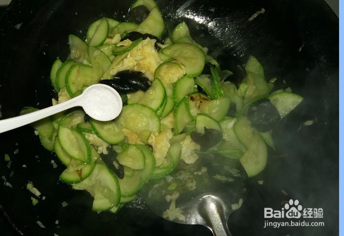 护肤素菜——西葫芦木耳炒鸡蛋