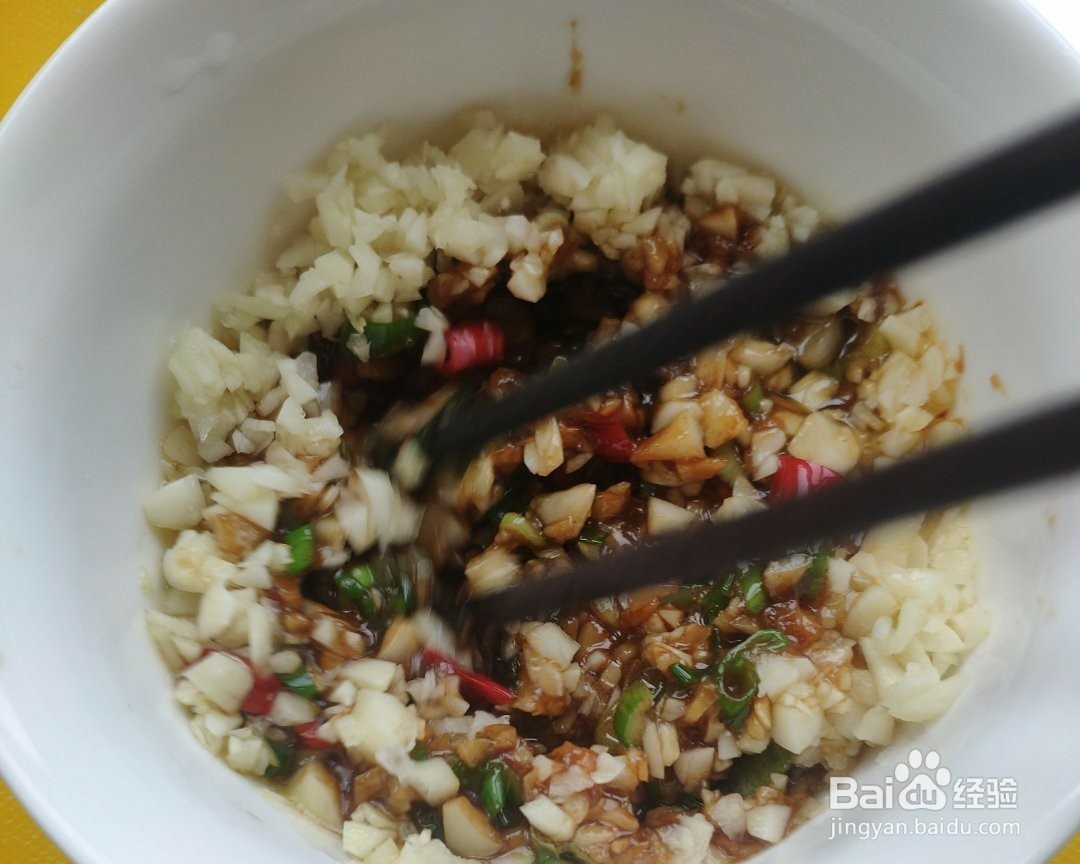 如何制作蒜香金针菇?