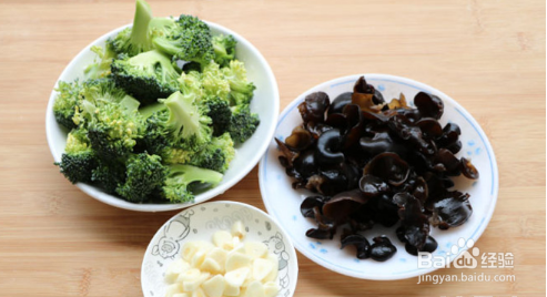 凉拌木耳西兰花