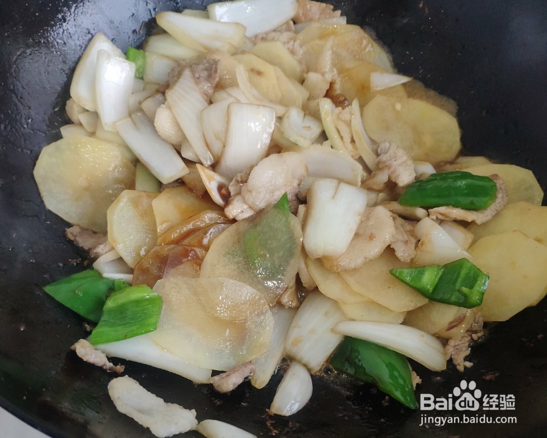 如何制作洋葱炒土豆片？