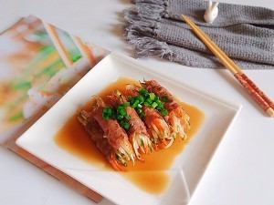 美味的肥牛黄瓜豆芽儿卷