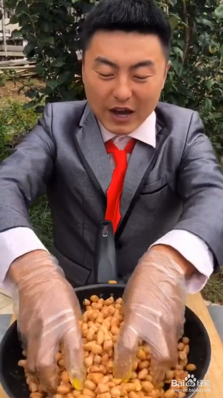 如何自制美味好吃的糖球花生