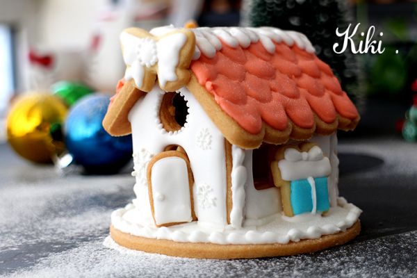 圣诞糖霜饼干屋