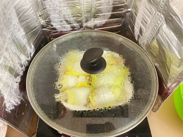 蒜蓉娃娃菜金针菇肉卷