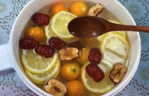 如何熬制酸甜减脂红枣水果茶