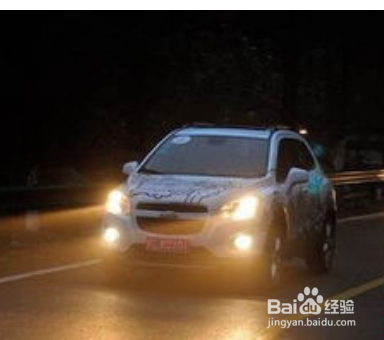 如何正确使用汽车远近光灯