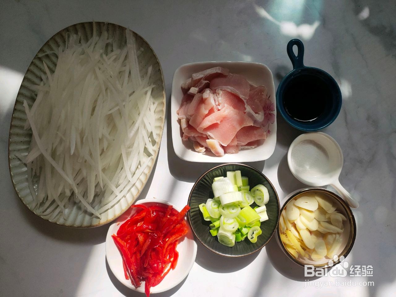 萝卜丝炒肉的做法