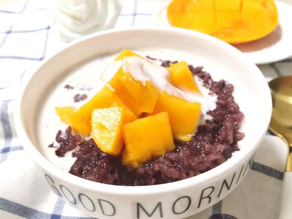 椰浆芒果紫米粥