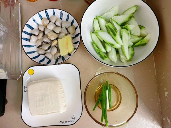 豆腐丝瓜白贝汤