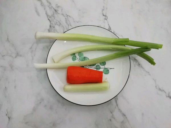牛肉炒青蒜胡萝卜